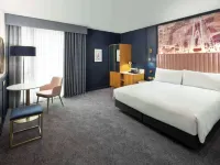 DoubleTree by Hilton Leeds City Centre Hotels near Mint Warehouse