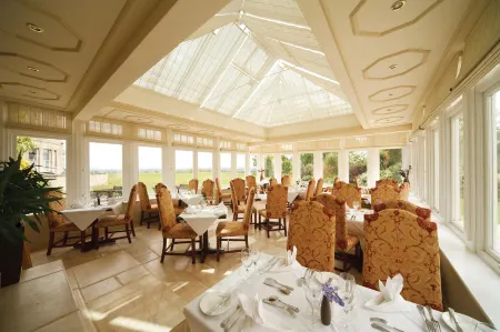 Best Western Leigh Park Hotel Отели рядом с достопримечательностью «Tithe Barn»