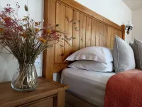 The Gwaelod y Garth Inn Hotels in Llantrisant