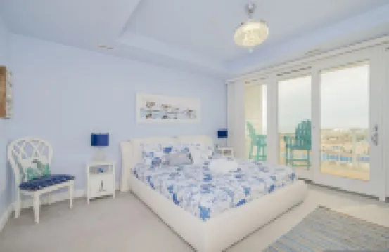 Penthouse by the Sea Huge Home with Amazing Views - Apartments