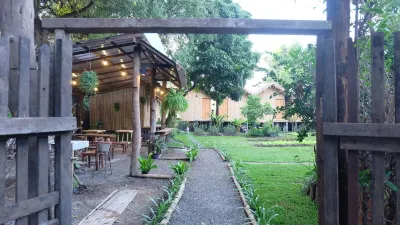 Lanna House Lanna Hut Chiangmai Hotel dekat Dutch Farm