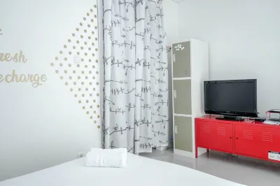 New Furnished Studio Apartment @ Woodland Park Residence Hotel dekat Green Terrace TMII