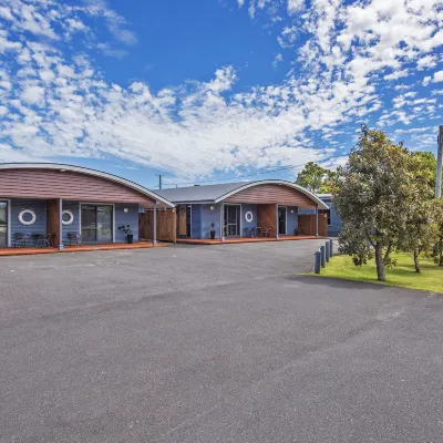 Strahan Bungalows Hotels near Franklin-Gordon Wild Rivers National Park