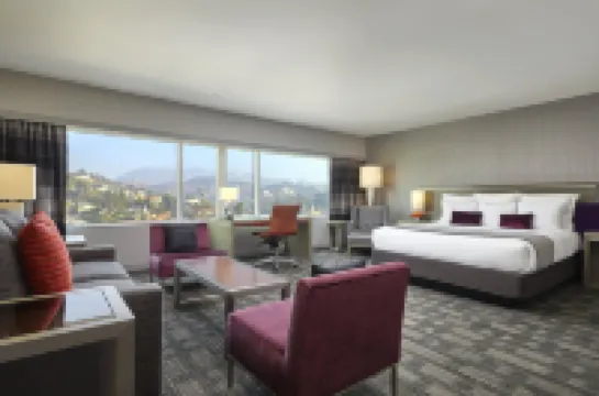 Loews Hollywood Hotel Hotel a 