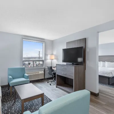 Emerald Hotel & Suites Calgary Airport Hotels near Rundle C Train