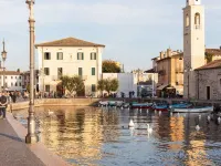 Elegant Holiday Home in Lazise with Swimming Pool Near Lake - Bungalows