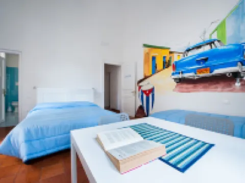 ア カーサ ディ アミーチ パレルモのホテル