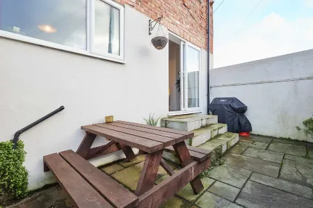 Host & Stay - By The Sea