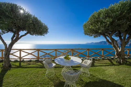 MyExclusiveItaly - Exclusive Villa in Praiano with Pool & View
