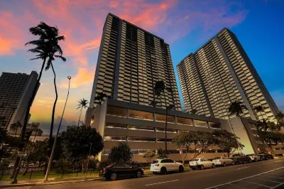Artsy 32nd Floor Condo with Modern Furnishings & Gorgeous Ocean Views Condo