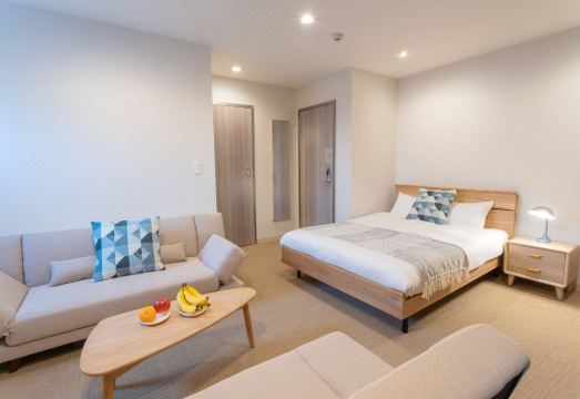 플레이시스 이스트 도쿄