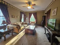 Sugar Magnolia House-Romantic Historic Home