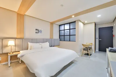 No25 Samcheonpo Hotels in 