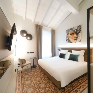 Bergamo Inn 21