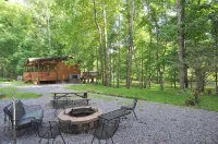 Sleepy Creek - Creekside Escape Hotels in 