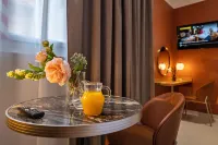 Corner-Set Cholet Centre Hotels in Cholet