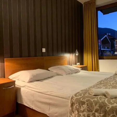Room-Granat Double Room 2- Next to Gondo