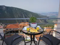 Tholos Hotels in Delphi
