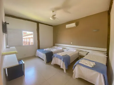 Beachcamp Maresias Отели рядом с достопримечательностью «Camping e Bar do Cacau - Praia de Santiago»