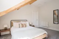 HG Collection - 2 Bedroom Apartment in Cardiff City Centre Hotels in Adamsdown