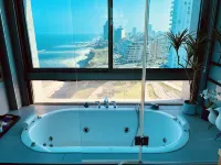 Carmel Hotel Holiday Apartments - Hot Tub