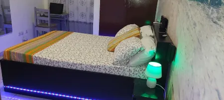 Agrable Appartement de 02 Pices Meuble Отели рядом с Аэропорт Феликс Уфуэ-Буаньи