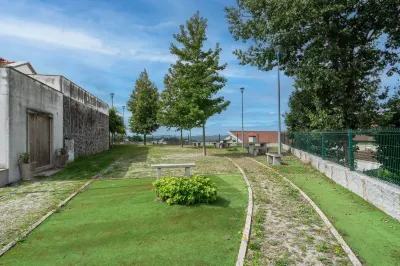 Casa Petisqueira 88-Paredes-Oporto Hotels in Freamunde