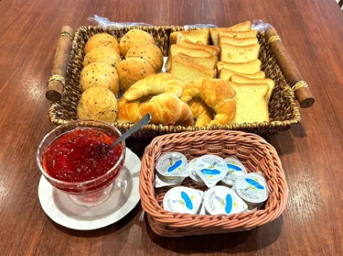 Green Rich Hotel & Capsule Naha - Artificial Hot Spring Futamata Yunohana Отели рядом с достопримечательностью «Makishi Public Market»