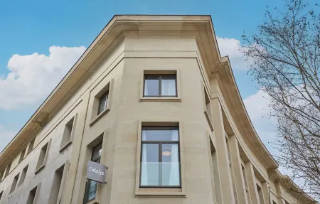 Appart'hôtel Odalys City - Nîmes Arènes - Palais des Congrès Отели рядом с достопримечательностью «Карре д'Ар»