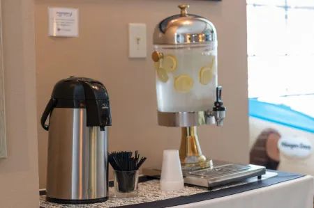 Channel Island Shores Отели рядом с достопримечательностью «McGrath Family Farm»