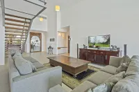 Peninsula Airlie Beach Hotels in Cannonvale