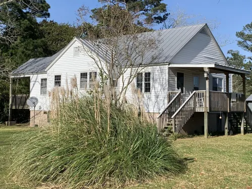 Coffee Creek Cottage: A tranquil, waterfront escape minutes from Oriental, NC