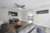 Wonderful 3 bed 2 bath home with plenty of parking Merced County 호텔