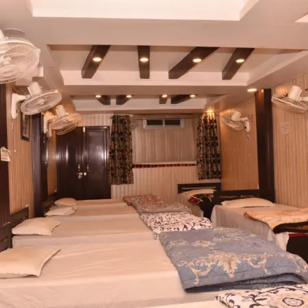 Goroomgo Comfort Hostel Charbagh Lucknow