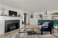 Trendy & Modern. Furry Friends welcome!
