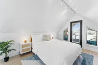 Scenic Desert Views and Modern Comforts - Charming Luxe Retreat Hotels in Valle