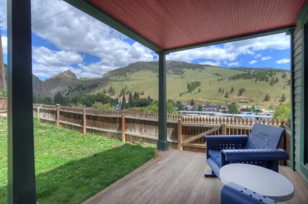 Charming Historic Home with Scenic Views - Cozy Mountain Retreat