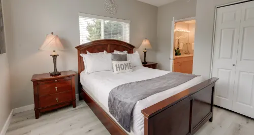 Seaside Haven - Spacious Condo with Fireplace, Patio & Grill Hotels in Ocean Shores