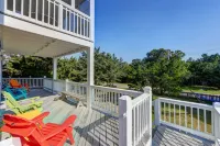 Spacious Yard and Rooftop Observation Deck - Charming Family Retreat