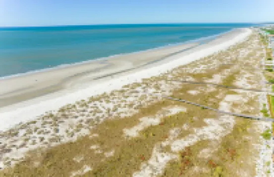 Effortless Beach Access and Resort Amenities - Charming Island Hideaway Hotel di Fripp Island