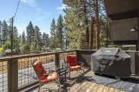 Charming Retreat with Spacious Outdoor Living - Cozy Mountain Cabin