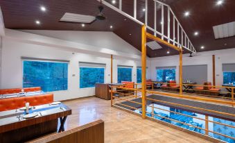Dls Nature Trinket Resort - Dalhousie with Swimming Pool