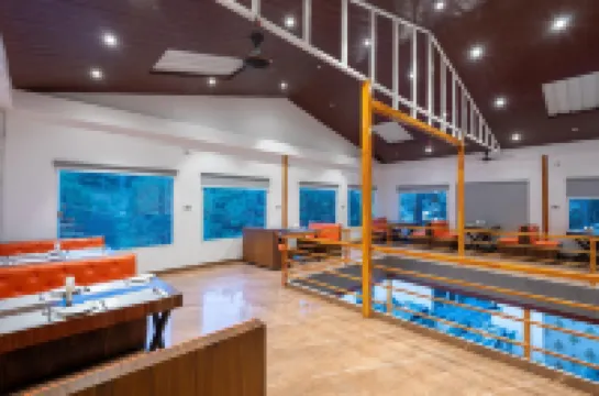 Dls Nature Trinket Resort - Dalhousie with Swimming Pool