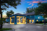 Super 8 by Wyndham McHenry/Fox Lake Area 크리스탈 레이크 호텔