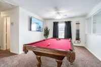 Fantastic 4 King Bed : Pool Table : Perfect Location