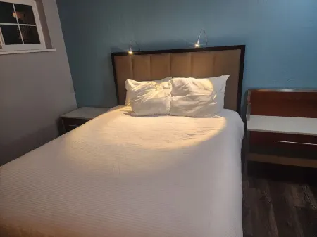 Cozy Retreat - Full Kitchen, Walking Distance to Amenities Отели в г. Парквуд