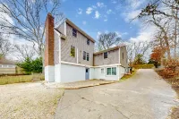 Saltwater Haven House - Unit Orleans Oasis (9 guests, 3 bed, 2 bath)