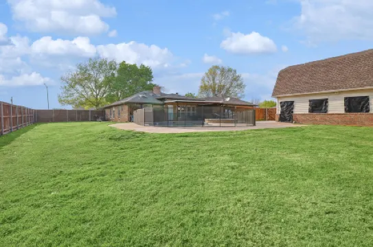 Spacious Backyard and Relaxing Pool - Charming Retreat