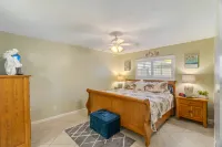 Peaceful Escape Near Beautiful Beach - Charming Tennis Villa