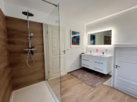 Stilvolle 5 Ferienwohnung in Historischem Gutshaus am Fluss mit Panoramablick レンツェンのホテル